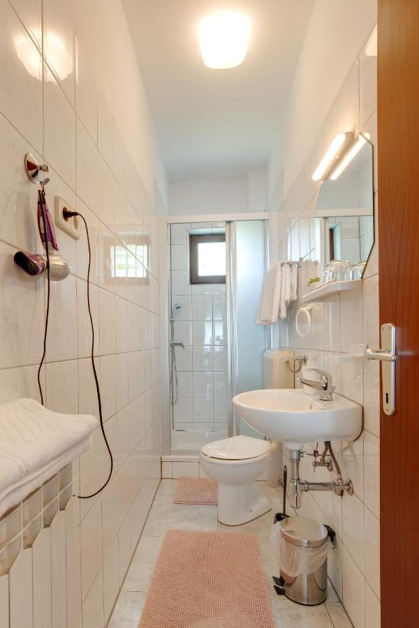 Rooms Marijana Obrovac Slunj Bagian luar foto