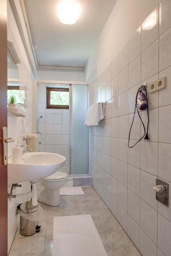 Rooms Marijana Obrovac Slunj Bagian luar foto