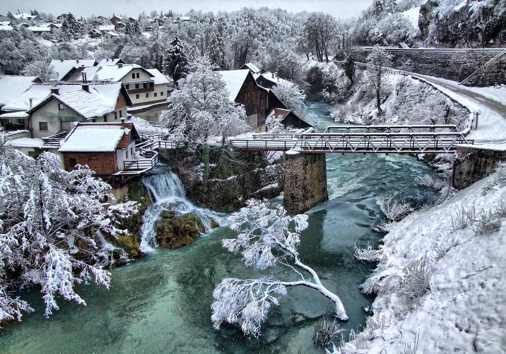 Rooms Marijana Obrovac Slunj Bagian luar foto